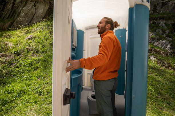 Best Luxury portable toilet rental  in Auburn, NE